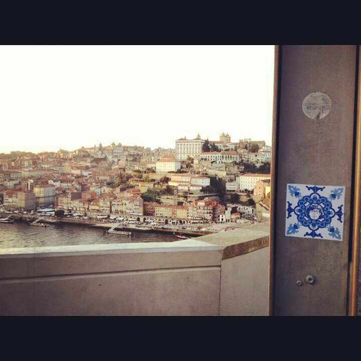Peipegata sticker slap stickerart  bombardeando Porto-Portugal